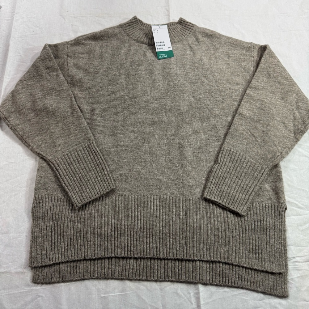 502. NWT women’s H&M Tan Crewneck Sweater with Ribbed Knit (S)
